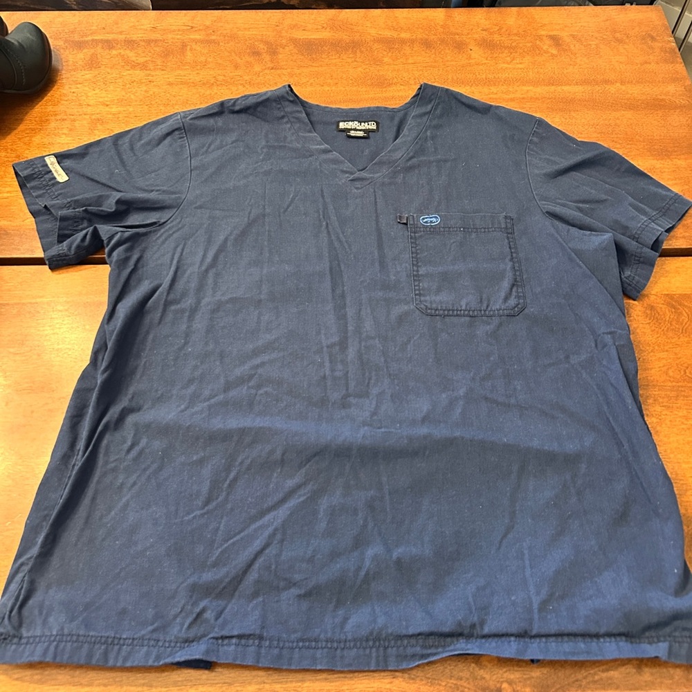 Scrubs EckoUNLTD Men's Blue V-Neck scrub top